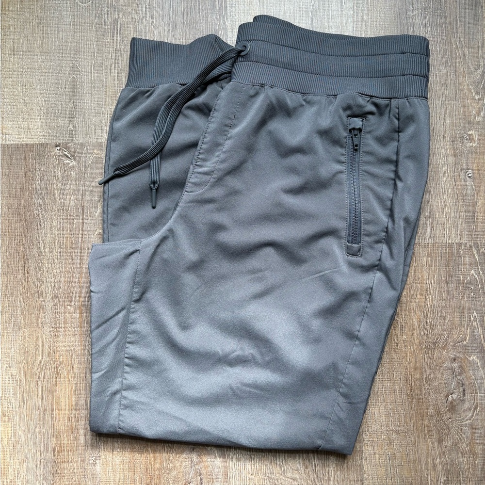 Stylus Quick Dry Joggers - L